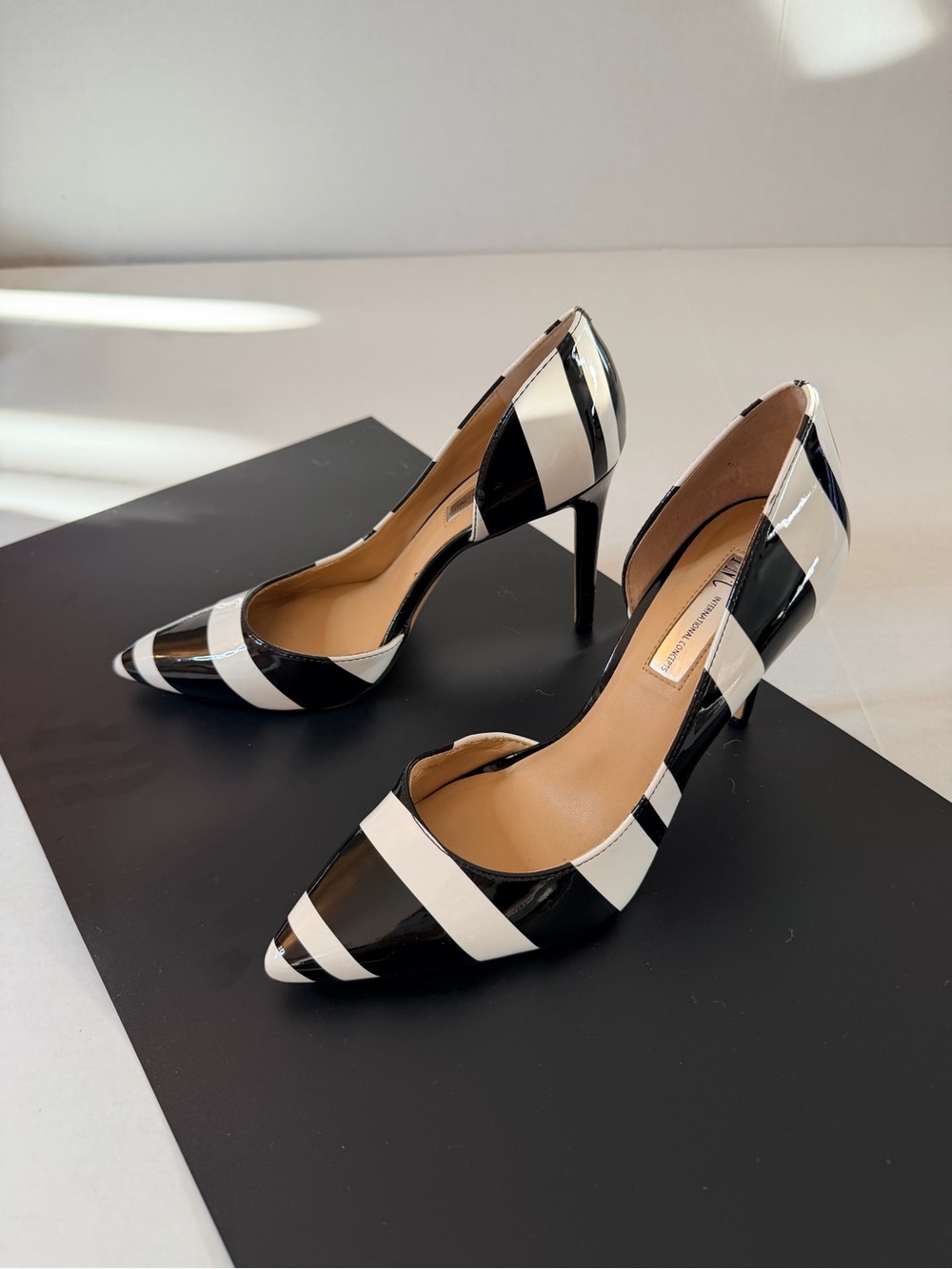 INC International Concepts Black/White Striped Pointed Toe Stiletto Pumps 7.5M - Picture 6 of 14